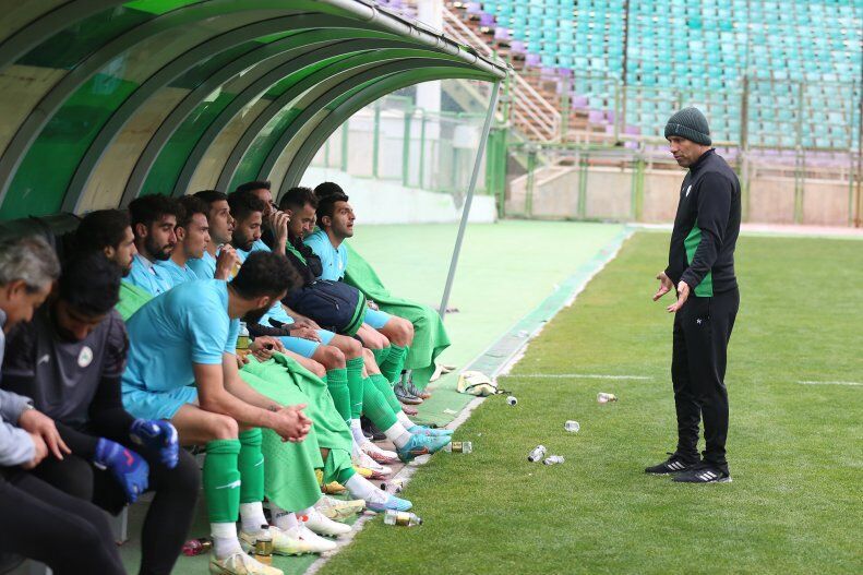 این پرسپولیسی آماده هدیه به گل محمدی و مورایس این پرسپولیسی آماده هدیه به گل محمدی و مورایس