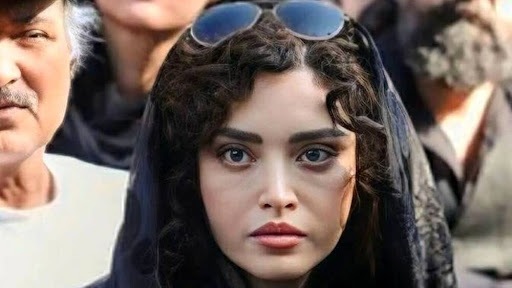 تاب بازی بهنوش طباطبایی در پارک به یاد دوران کودکی + فیلم تاب بازی بهنوش طباطبایی در پارک به یاد دوران کودکی + فیلم