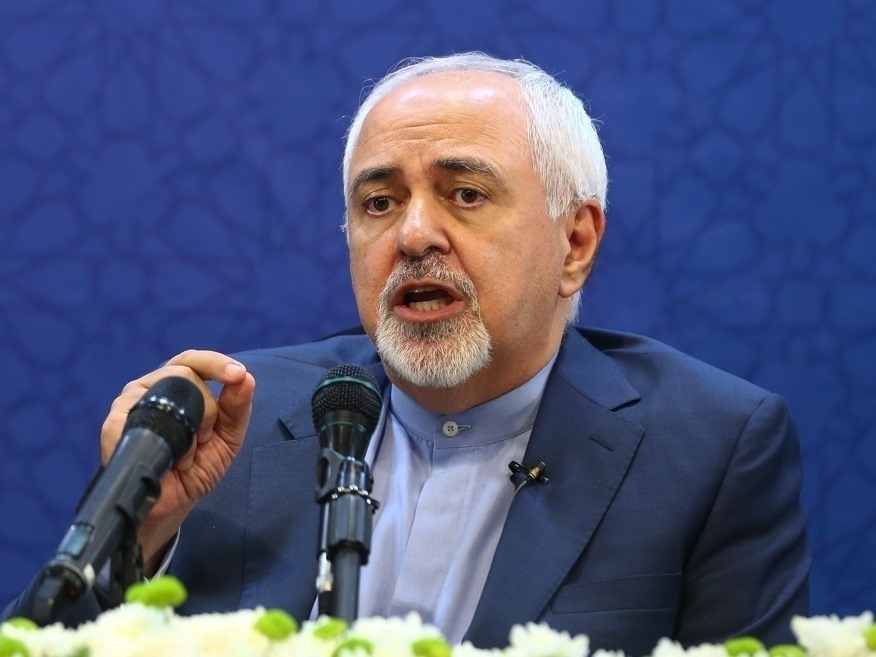 ظریف: از هر ۱۰ دانشجویی که من را می‌بینند، ۵ نفر آن‌ها می‌گویند برای ما رزومه بنویس که از کشور خارج شویم / معتقد به بهترین روابط با روسیه هستم، اما با چشم باز