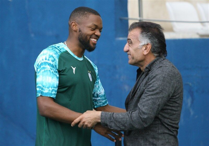 مهره کلیدی استقلال از چنگ ساپینتو پرید؟ مهره کلیدی استقلال از چنگ ساپینتو پرید؟