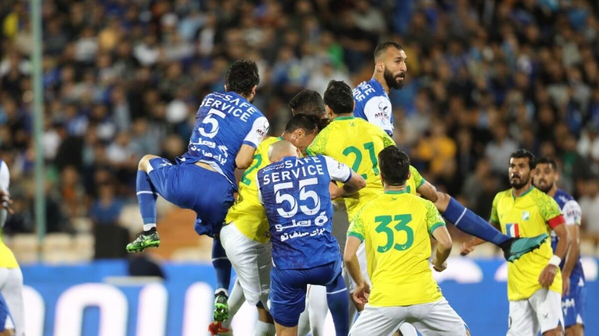 عصبانیت شدید روزبه چشمی پس از دیدار استقلال عصبانیت شدید روزبه چشمی پس از دیدار استقلال