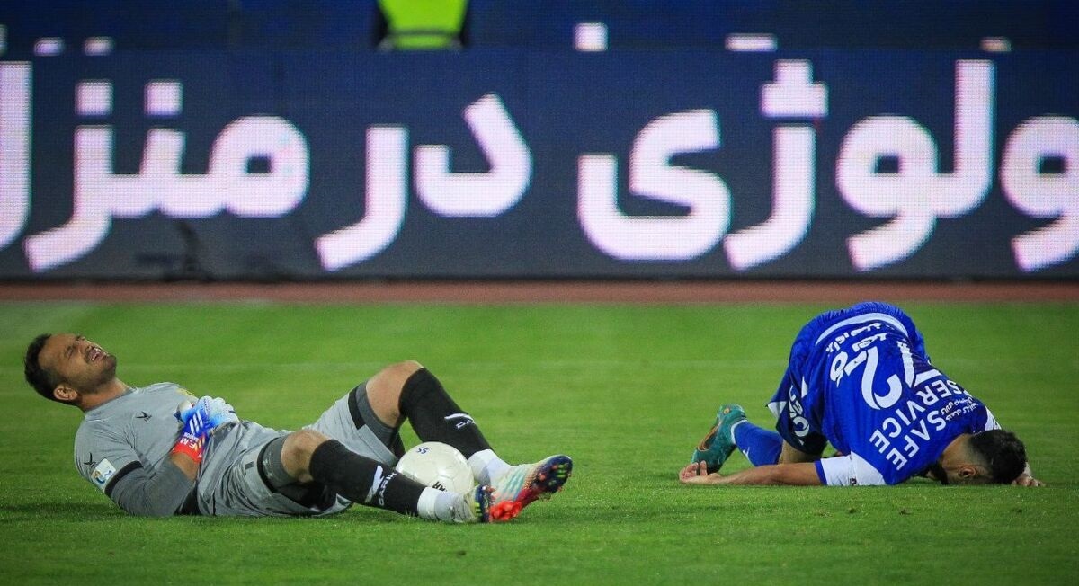 پنالتی استقلال بازهم سوخت؟ پنالتی استقلال بازهم سوخت؟