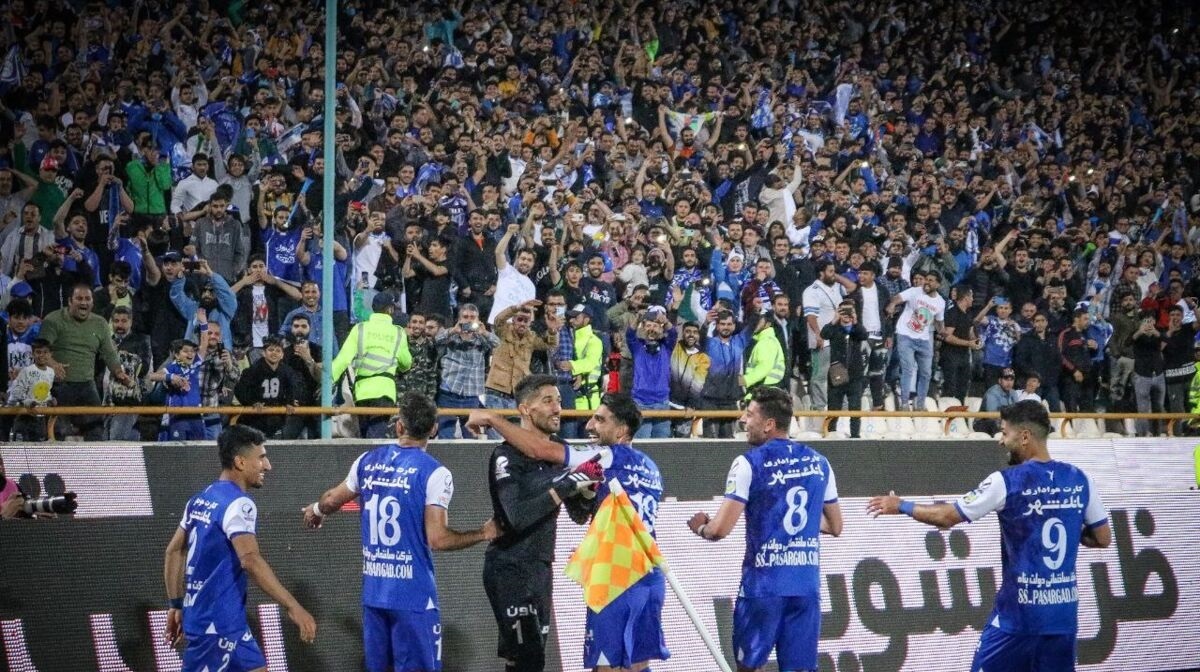 اقدام جنجالی ریکاردو ساپینتو پس از بردهای استقلال اقدام جنجالی ریکاردو ساپینتو پس از بردهای استقلال