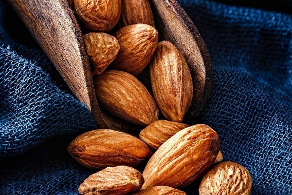 خواص بادام برای کنترل دیابت