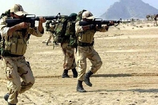 ببینید | لحظه تلخ انتقال شهدا و مجروحین درگیری مرزبانی با طالبان