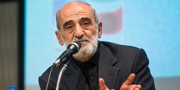 نگرانی حسین شریعتمداری از سخنان ظریف در میزگرد انتخاباتی با چاشنی ناسزا و توهین/ از آقای جبلی انتظار داریم کارشناسان برجسته دعوت کند