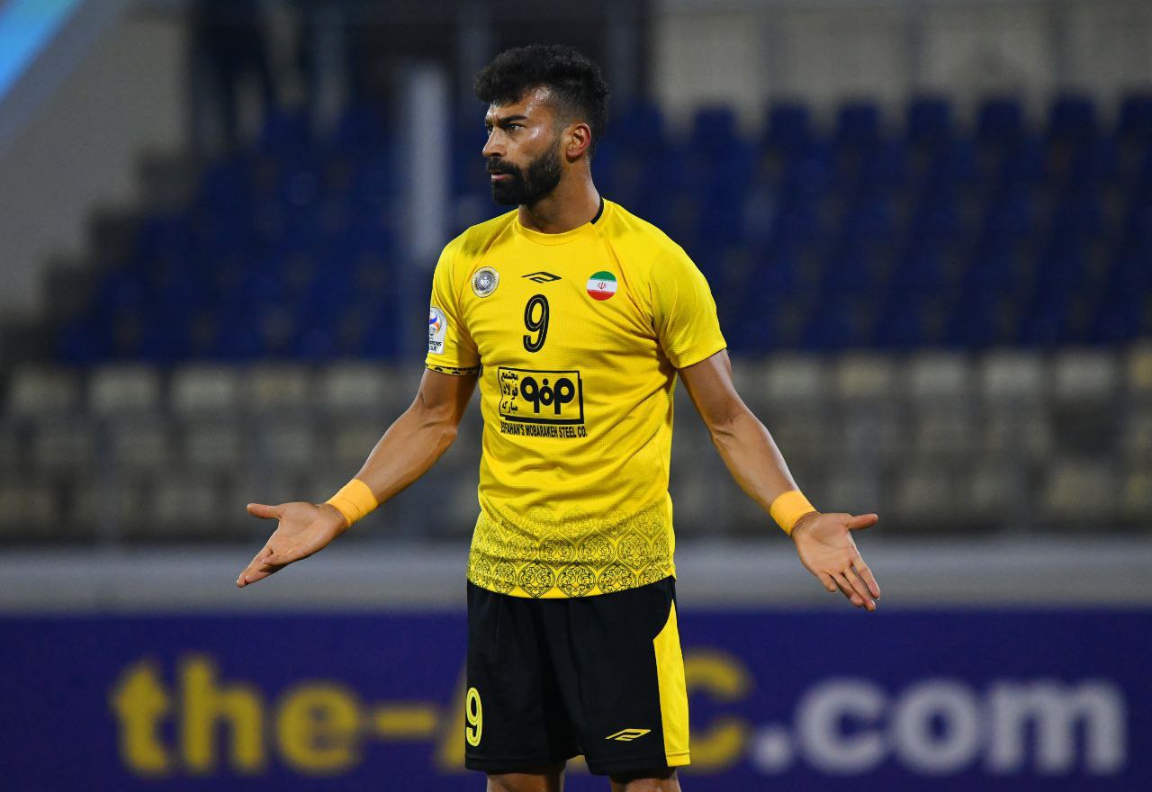 یک پرسپولیسی دو آتشه بمب نقل و انتقالات استقلال می‌شود؟