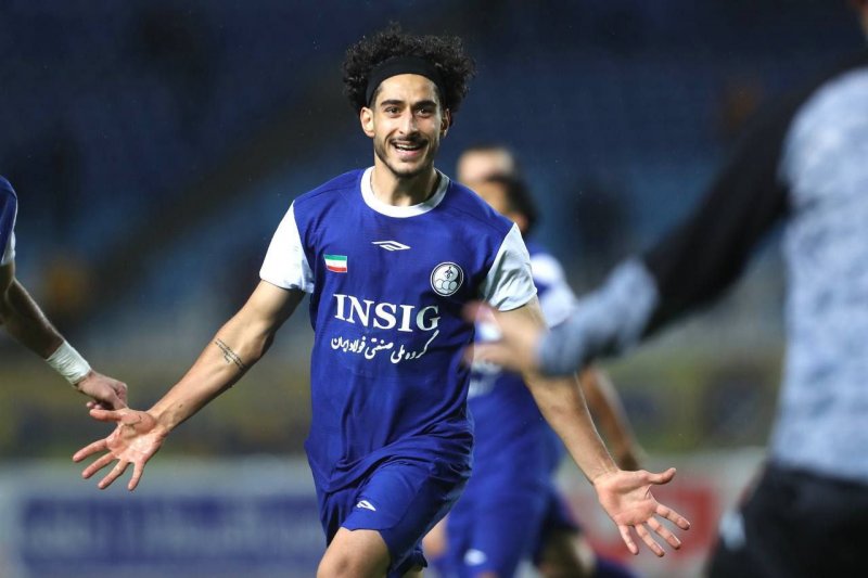 پیشنهاد شگفت‌انگیز ستاره لیگ برتری به استقلال