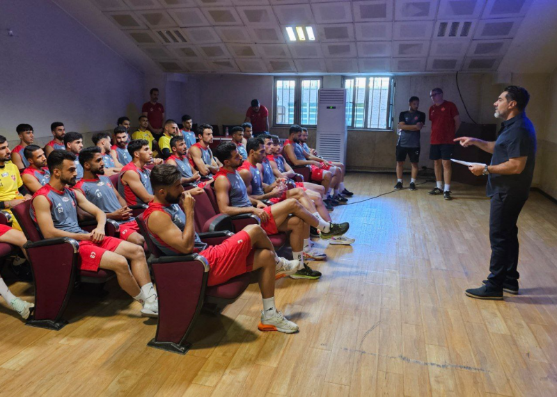 جلسه مهم بازیکنان پرسپولیس در مورد VAR جلسه مهم بازیکنان پرسپولیس در مورد VAR