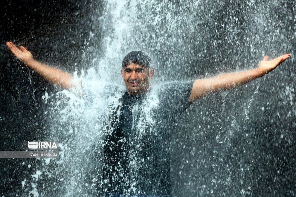 تصاویری از تفریح تابستانه ایرانی‌ها در گنجنامه