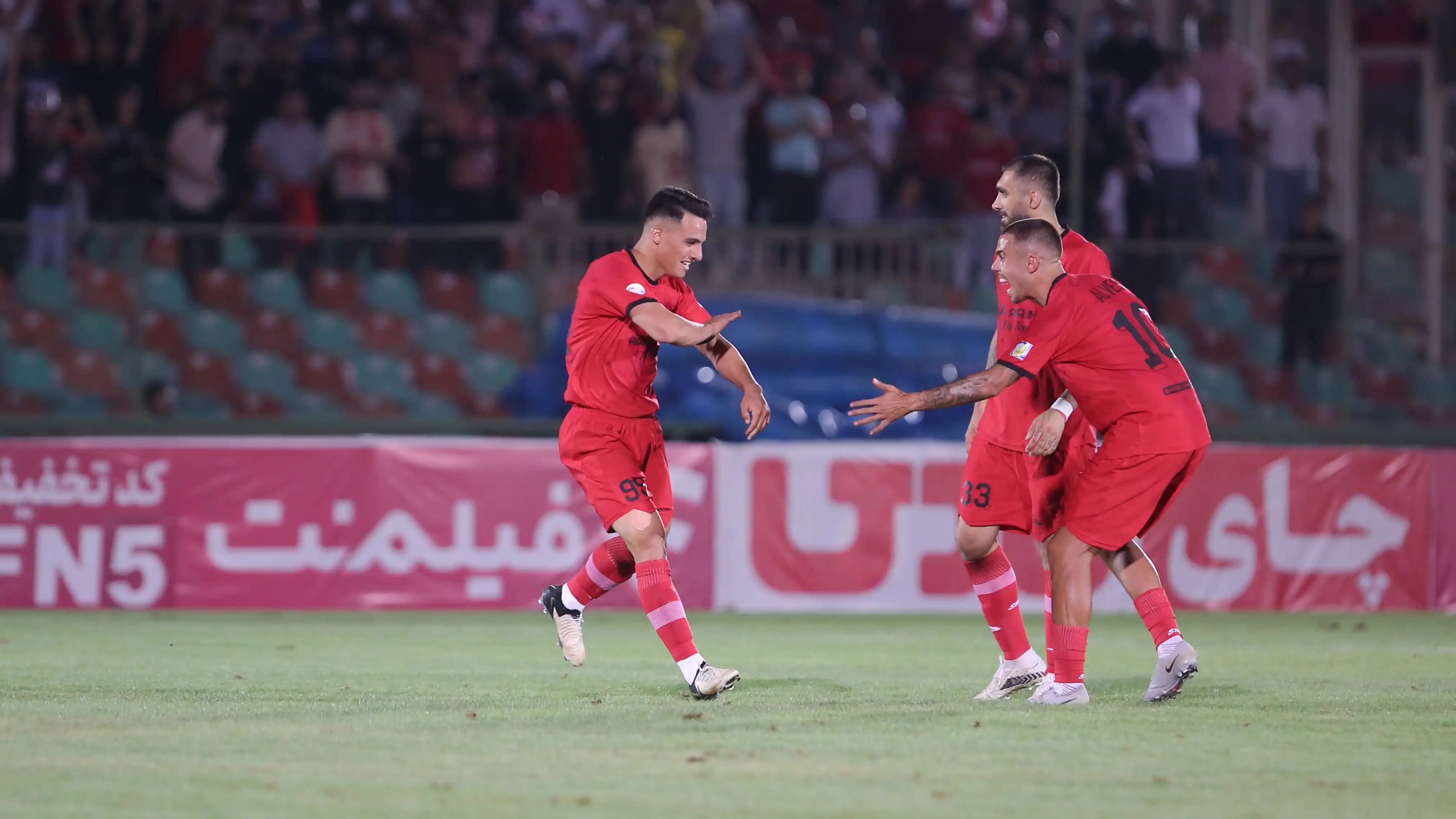 نقش موثر فرهاد مجیدی در نمایش بینظیر تراکتور!