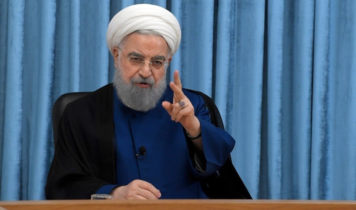 روحانی: در مهر ۹۲، اوباما سه بار پیغام داد که من مایلم با رئیس‌جمهور ایران که به نیویورک می‌آید، مذاکره کنم / رهبری موافق نبودند؛ خیلی با هم صحبت کردیم / در لحظات آخر سفرم، به تماس تلفنی اوباما پاسخ دادم / یک ربع تا بیست دقیقه بیشتر طول نکشید، اما در آن مذاکره کوتاه، ۵ مسأله مهم مطرح شد، در دو مسأله توافق کردیم و در سه مسأله، بنا شد بعداً صحبت کنیم