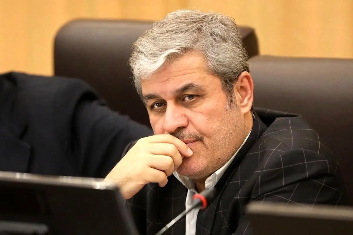 رئیس کمیسیون تلفیق: ۸ میلیارد دلار فاصله فروش نفت و وصول ما در ۸ ماه اخیر است / ما ۲۱ میلیارد دلار نفت فروختیم و فقط ۱۳ میلیارد دلار وصول شده؛ از این ۱۳ میلیارد دلار وصول، ۱.۲ میلیارد دلار مربوط به سال گذشته است