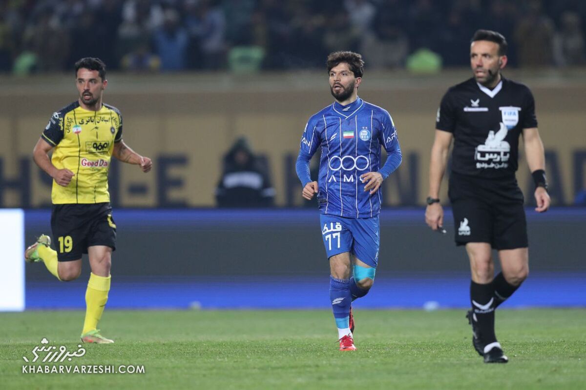 زیباترین صحنه در نقش جهان، رونمایی ۲۰ دقیقهای از ستاره ازبک آبی زیباترین صحنه در نقش جهان، رونمایی ۲۰ دقیقهای از ستاره ازبک آبی