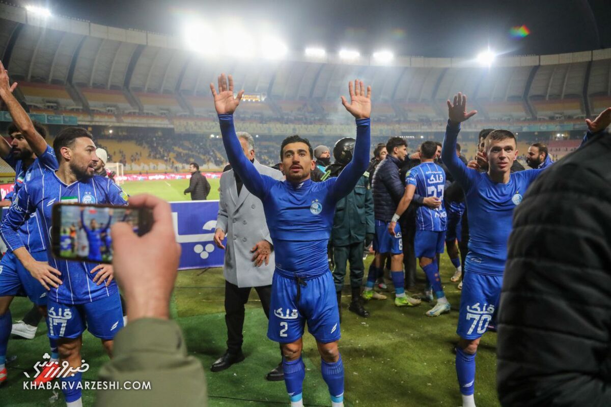 آن اعتراض، همه جای دنیا اخراج داشت آقای ملی پوش! آن اعتراض، همه جای دنیا اخراج داشت آقای ملی پوش!