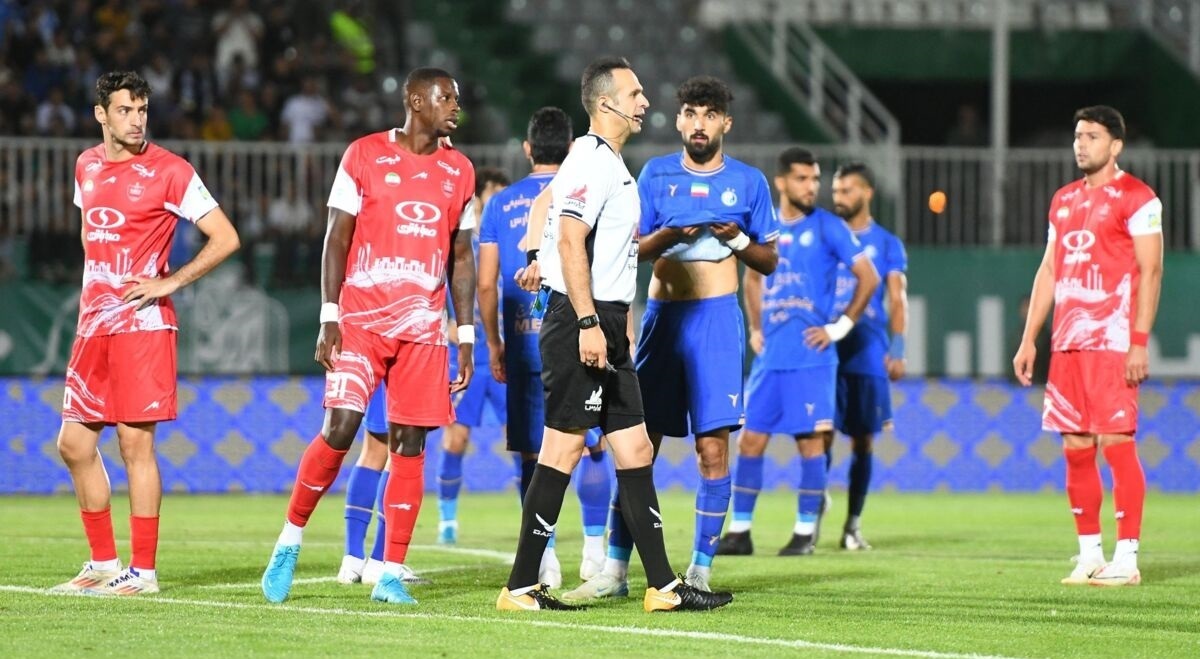 استقلال از پرسپولیس جلو افتاد/ ساپینتو باز هم ترک عادت نکرد استقلال از پرسپولیس جلو افتاد/ ساپینتو باز هم ترک عادت نکرد