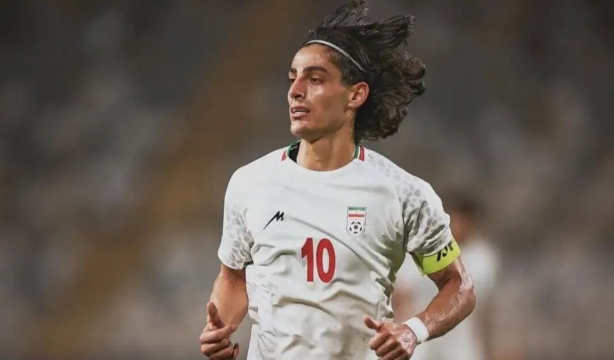 بازوبند کاپیتانی ایران به این لژیونر رسید بازوبند کاپیتانی ایران به این لژیونر رسید