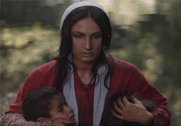 معرفی ۱۰ فیلم برتر بهرام بیضایی؛ اسطوره ساز بی بدیل چریکه تارا بهرام بیضایی