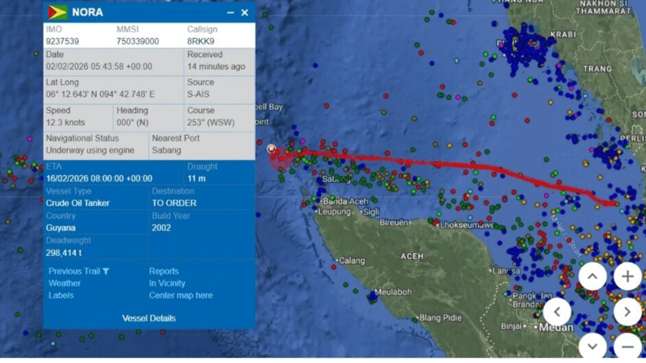 ۲ نفتکش توقیف شده در آب‌های مالزی آزاد شدند