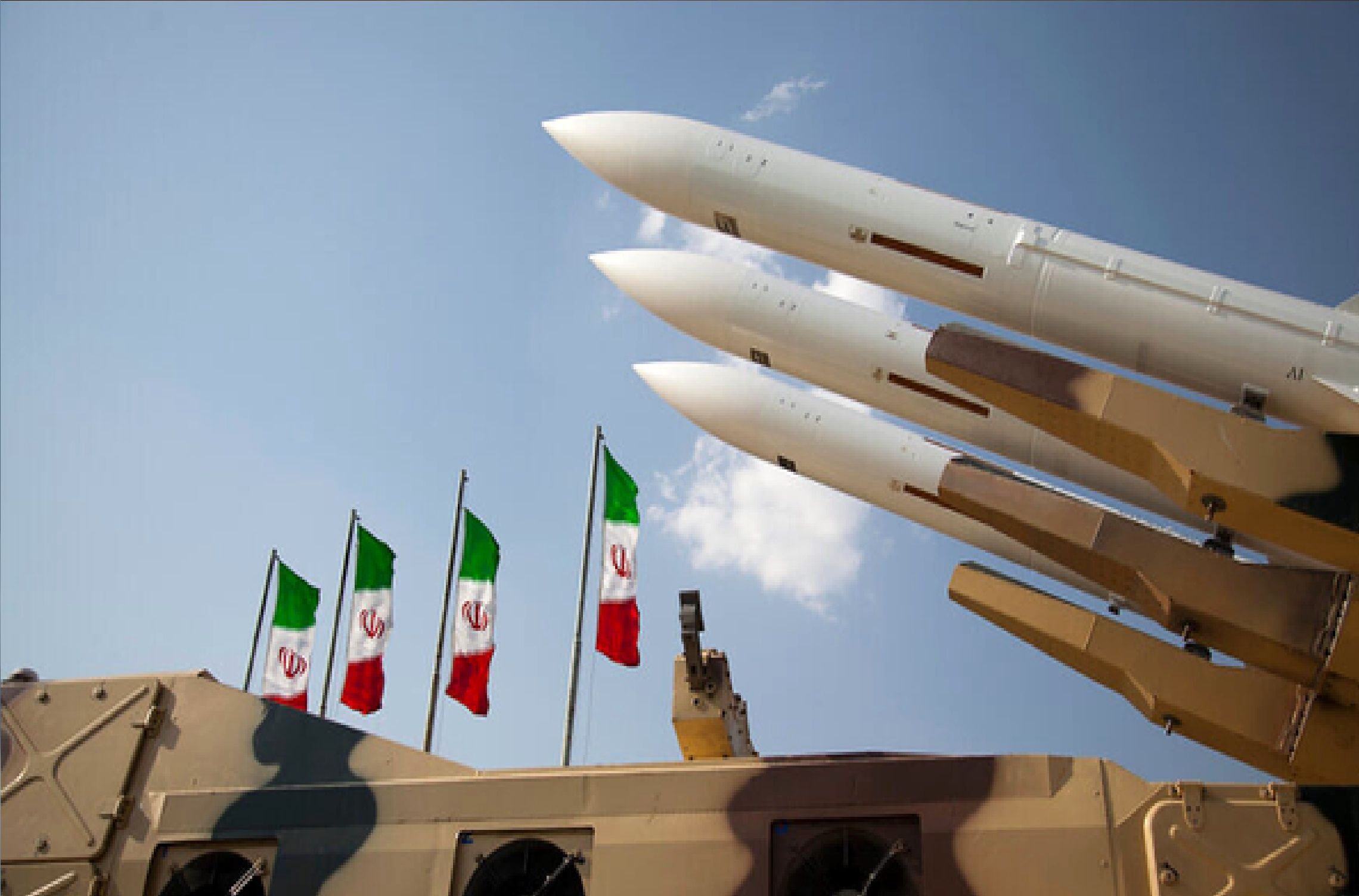 الجزیره به نقل از یک مقام ایرانی: اجرای تهدیدات اخیر رهبری علیه واشنگتن از نظر عملیاتی آماده و در دسترس است / در حال انجام تمرینات عملی روی سناریوهای مختلف برای مقابله با هرگونه حمله آمریکا به ایران هستیم الجزیره به نقل از یک مقام ایرانی: اجرای تهدیدات اخیر رهبری علیه واشنگتن از نظر عملیاتی آماده و در دسترس است / در حال انجام تمرینات عملی روی سناریوهای مختلف برای مقابله با هرگونه حمله آمریکا به ایران هستیم