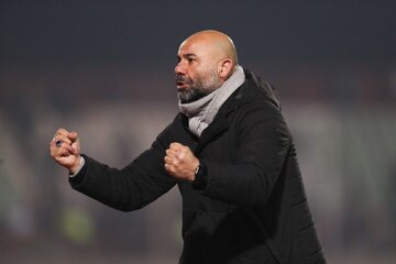 گزینه جذاب دستیاری استقلال روی میز سهراب گزینه جذاب دستیاری استقلال روی میز سهراب