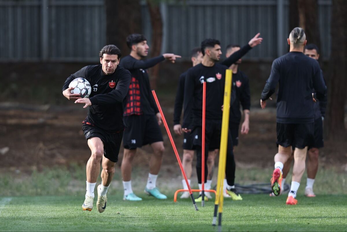 زمان دقیق بازگشت خارجی های پرسپولیس زمان دقیق بازگشت خارجی های پرسپولیس