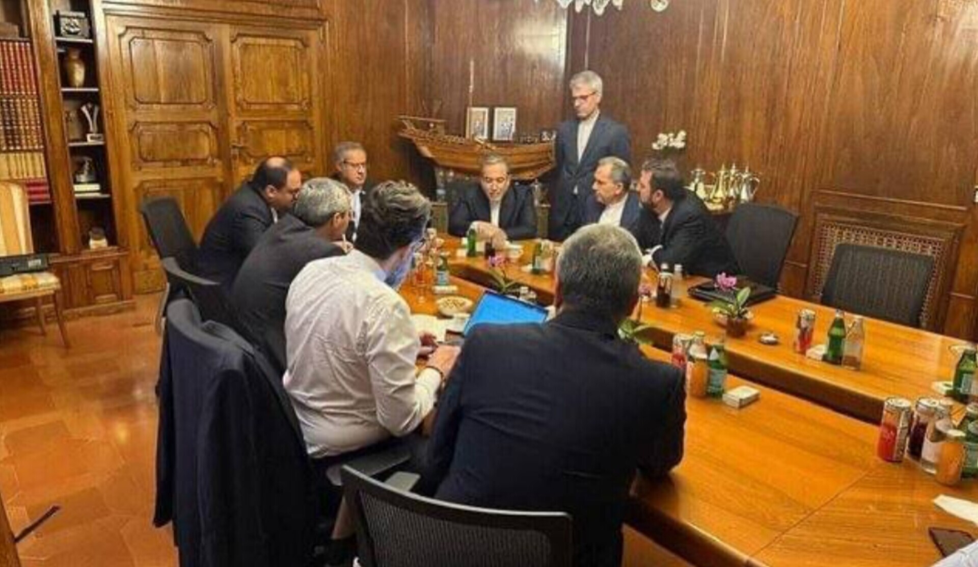 تسنیم به نقل از منبع آگاه: روز شنبه، ابتدا مذاکرات فنی آغاز و نتایج آن به سطوح عالی انتقال داده می‌شود/ بعد از مذاکرات فنی، گفت‌و‌گو‌ها در سطح عالی به ریاست آقایان عراقچی و ویتکاف برگزار خواهد شد