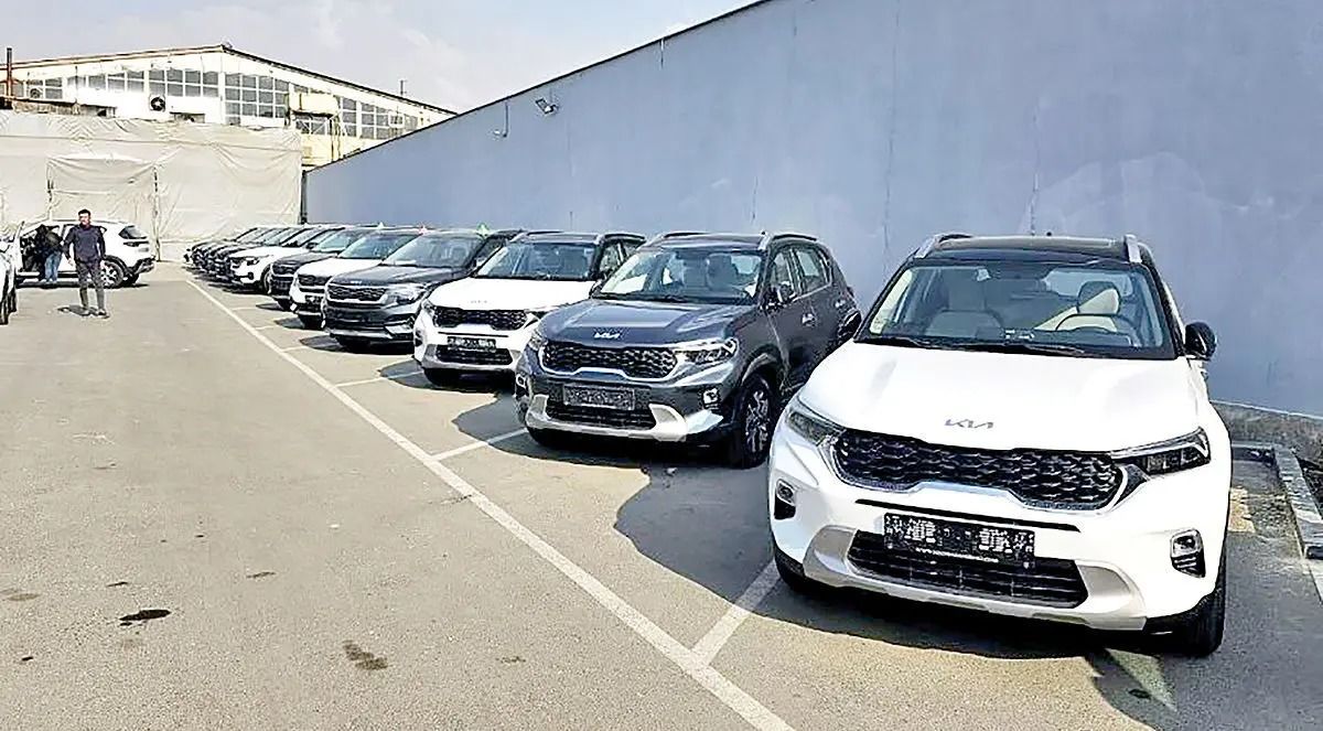 ریزش قیمت خودرو در بازار؛ کاهش چشمگیر قیمت رانا، اطلس و ساینا در ۹ اردیبهشت