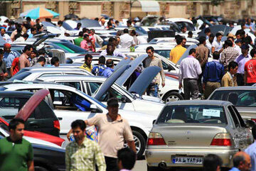 ایست در بازار خودرو/ بدون ایجاد تسهیلات برای خریدار و حمایت از تولیدکننده، نمی توان بازار خودرو را از رکود نجات داد