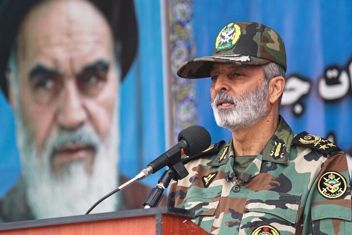فرمانده ارتش: نیروهای مسلح، از جانب فرماندهی معظم کل قوا، مأمور شدند که مجازات سختی بر آمران، عاملان و حامیان تجاوز امروز اعمال کنند / خون شهیدان بر زمین نخواهد ماند