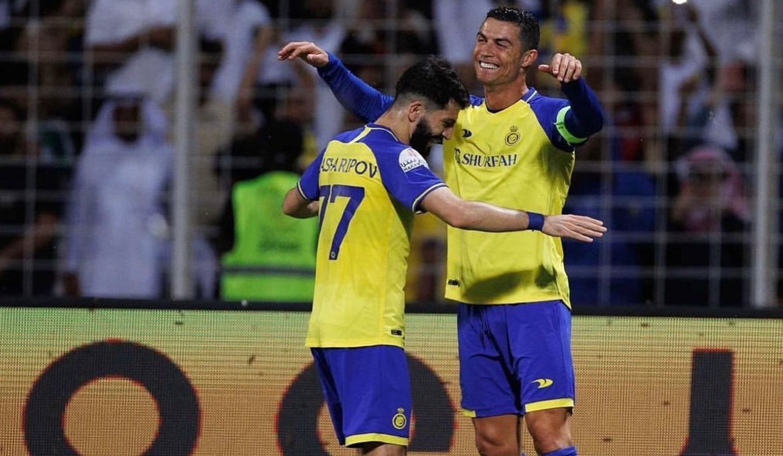 کریستیانو رونالدو متواضع و مهربان است؛ جلال الدین ماشاریپوف: او به من گفت تو طرفدار مسی هستی؟ کریستیانو رونالدو متواضع و مهربان است؛ جلال الدین ماشاریپوف: او به من گفت تو طرفدار مسی هستی؟