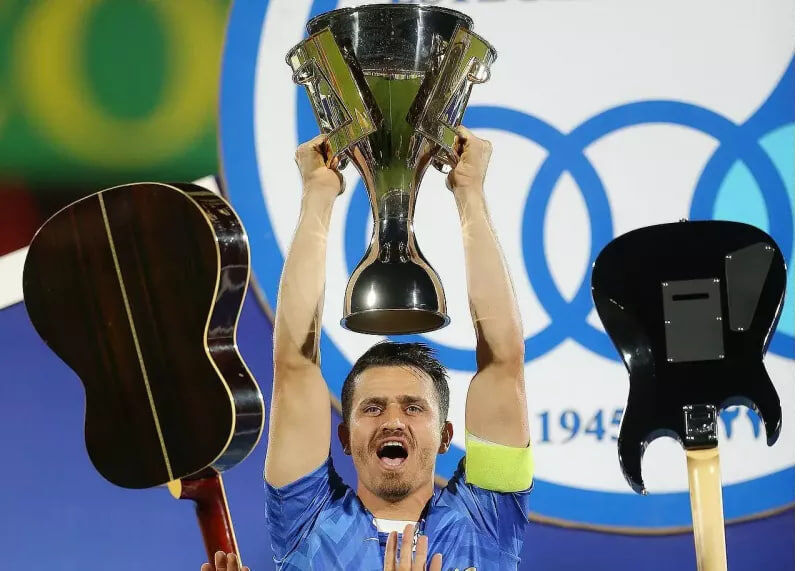 ساپینتو با ۱+۲ مربی ایرانی در استقلال! ساپینتو با ۱+۲ مربی ایرانی در استقلال!