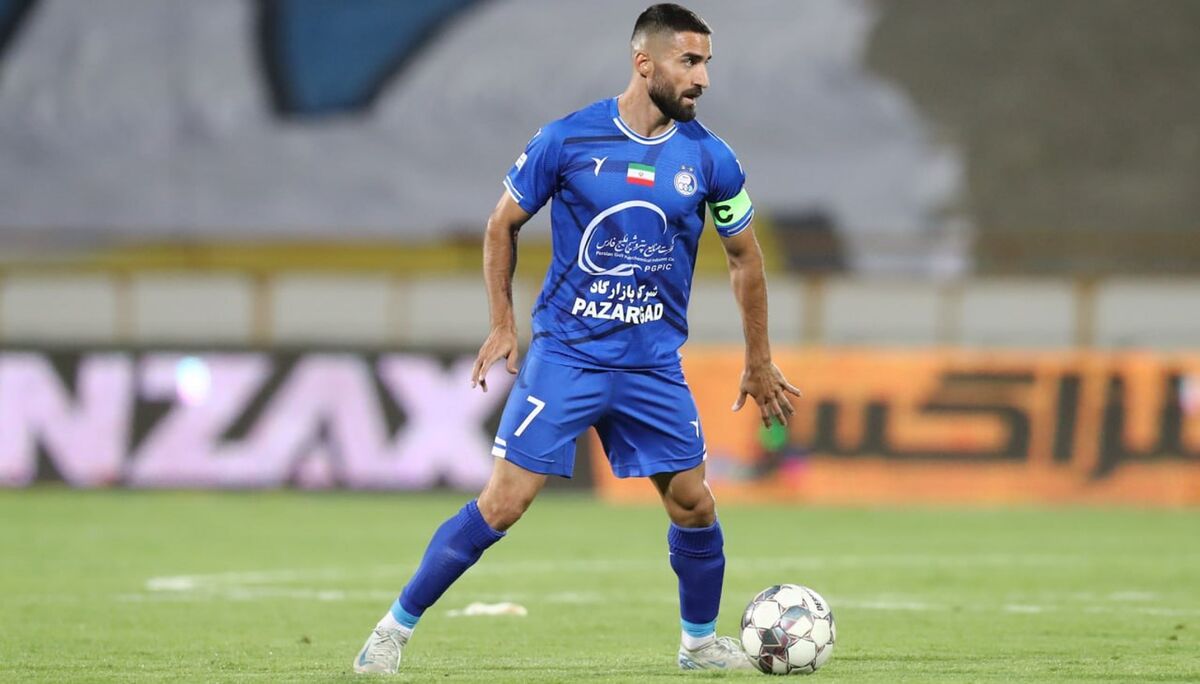 با وجود شایعه پیوستن به تراکتور؛ نام این ستاره در لیست تمدیدی های استقلال است! با وجود شایعه پیوستن به تراکتور؛ نام این ستاره در لیست تمدیدی های استقلال است!