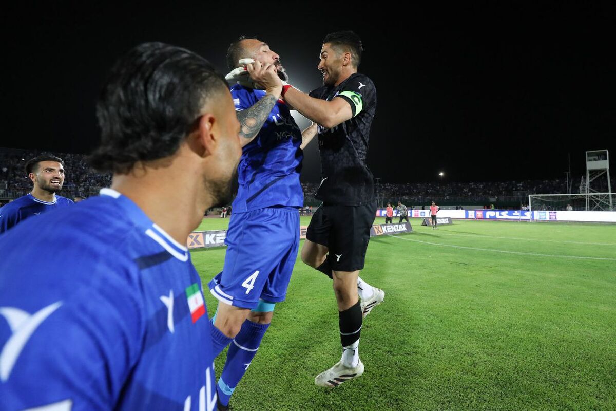 تمدید قرارداد ۴ استقلالی نهایی شد/ ادعای یک خبرگزاری تمدید قرارداد ۴ استقلالی نهایی شد/ ادعای یک خبرگزاری