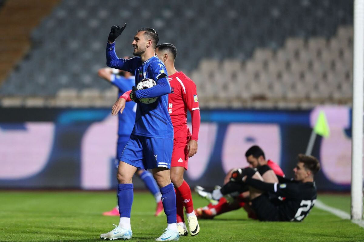 ماندن یا جدایی؟ سرنوشت مهاجم جوان استقلال در دستان ساپینتو ماندن یا جدایی؟ سرنوشت مهاجم جوان استقلال در دستان ساپینتو