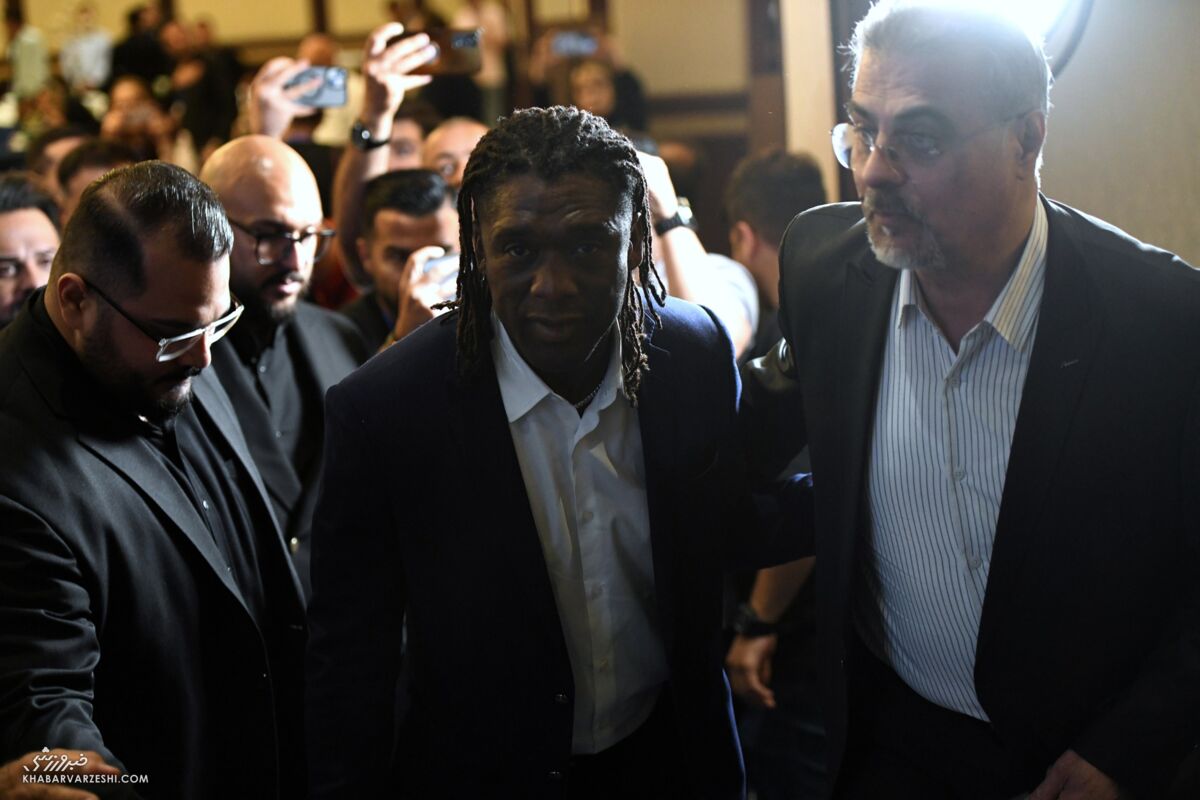 حمله دوباره هواداران استقلال به انتخاب باشگاه/ ابهام در بازگشت سیدورف به تهران! حمله دوباره هواداران استقلال به انتخاب باشگاه/ ابهام در بازگشت سیدورف به تهران!