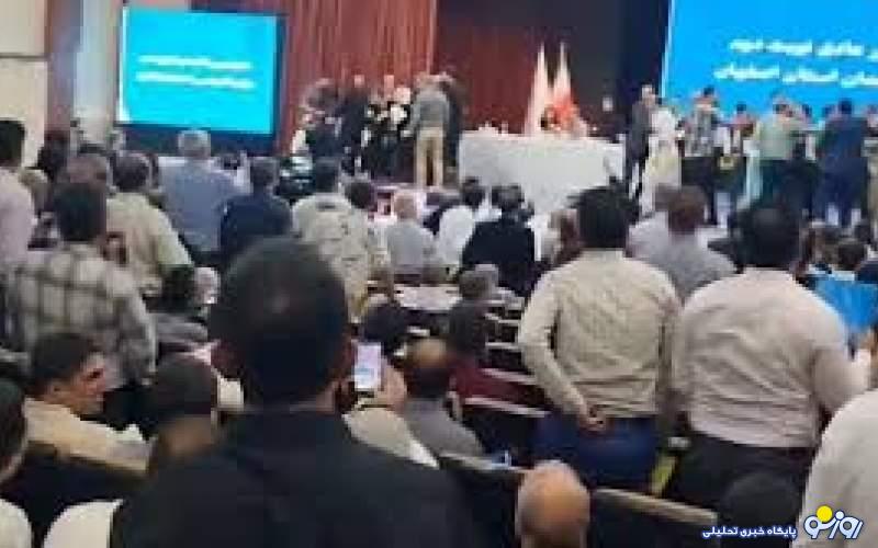 کتک‌زدن خانم مهندس در جلسه رسمی!