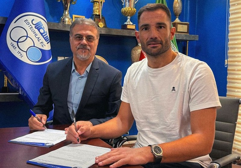 دروازهبان سابق رئال مادرید، استقلالی شد دروازهبان سابق رئال مادرید، استقلالی شد