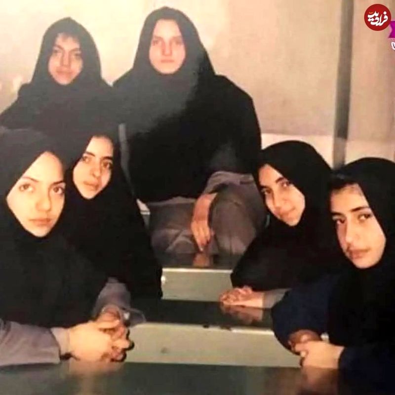 یی