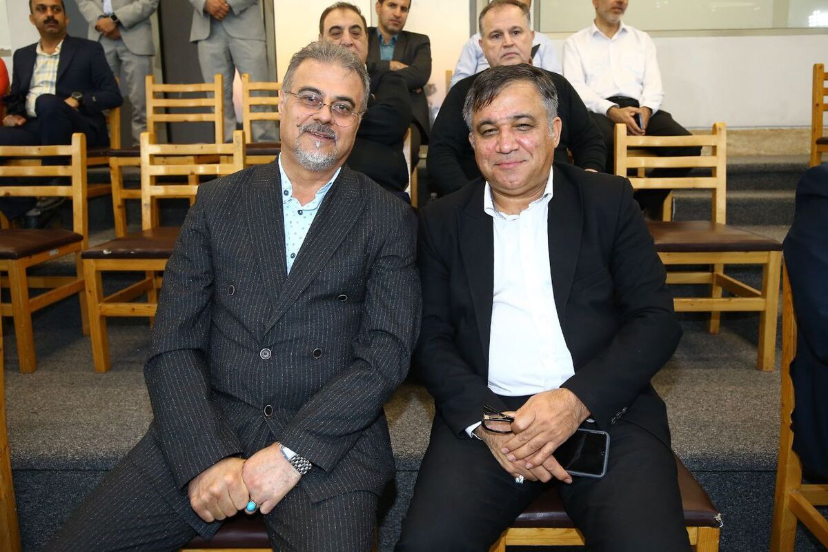 مدیر استقلال به دلسوزی هواداران هم دهانکجی کرد/ آقایان چرا با روح و روان طرفداران بازی میکنید!؟/ کارمندان باشگاه بهتر برای تیم یارگیری میکردند مدیر استقلال به دلسوزی هواداران هم دهانکجی کرد/ آقایان چرا با روح و روان طرفداران بازی میکنید!؟/ کارمندان باشگاه بهتر برای تیم یارگیری میکردند