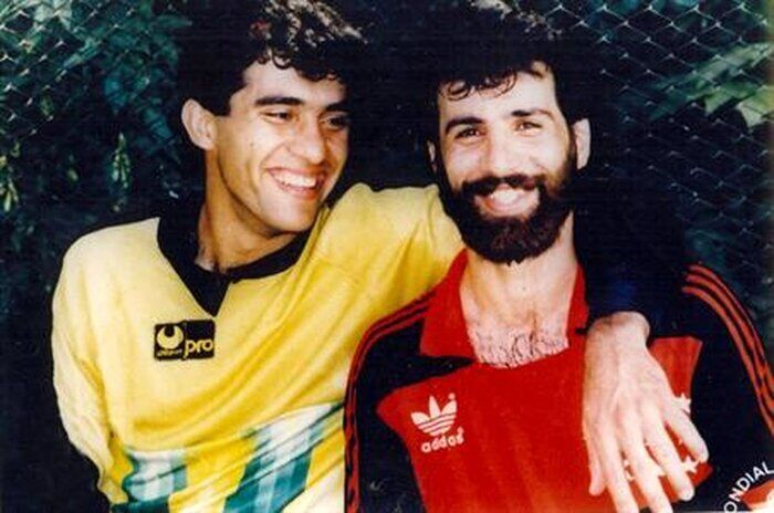 آقای جویباری مگر شما سرمربی هستی که برای تیم ما بازیکن میگیری؟/ چرا بازیکنی خریدید که تور دروازه استقلال را پاره کرد؟/ هنوز میگویم احمد عابدزاده استقلالی است آقای جویباری مگر شما سرمربی هستی که برای تیم ما بازیکن میگیری؟/ چرا بازیکنی خریدید که تور دروازه استقلال را پاره کرد؟/ هنوز میگویم احمد عابدزاده استقلالی است