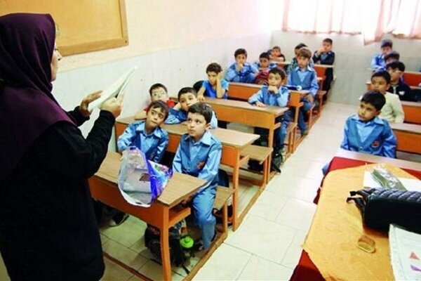 جاماندن فرهنگیان بازنشسته ۱۴۰۱ از اجرای رتبه‌بندی معلمان