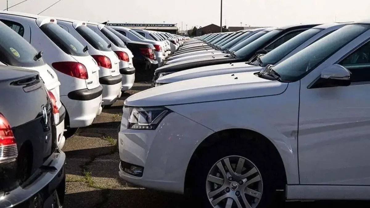 قیمت محصولات ایران خودرو و سایپا امروز ۵ شهریور ۱۴۰۴ / بی ثباتی در بازار خودرو! + جدول