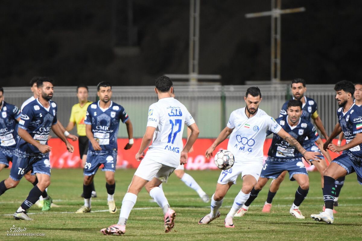 ساپینتو استقلال را به صدر جدول میرساند/ چرا فقط ۳۰ دقیقه شبیه استقلال هستیم؟