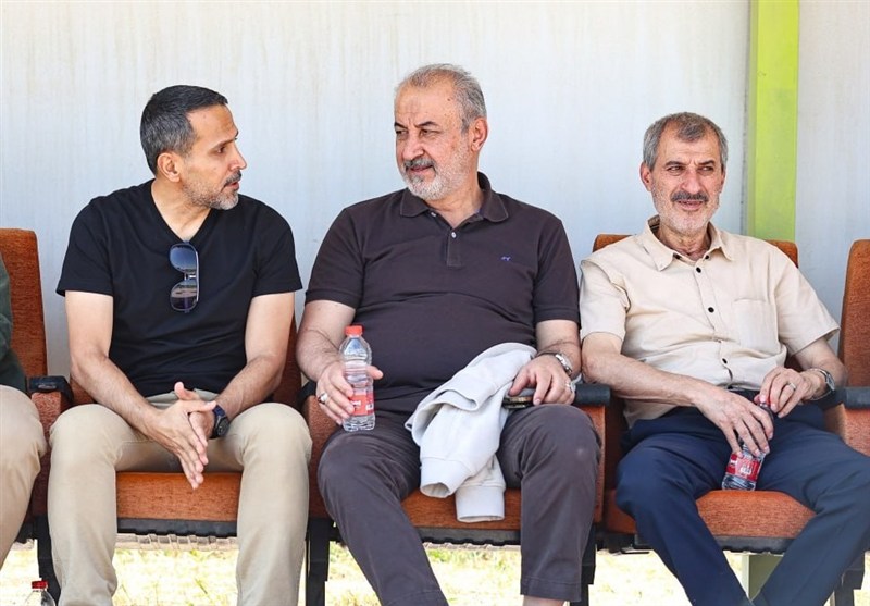 درویش با مایلیکهن و کاویانپور به محل تمرین پرسپولیس رفت درویش با مایلیکهن و کاویانپور به محل تمرین پرسپولیس رفت