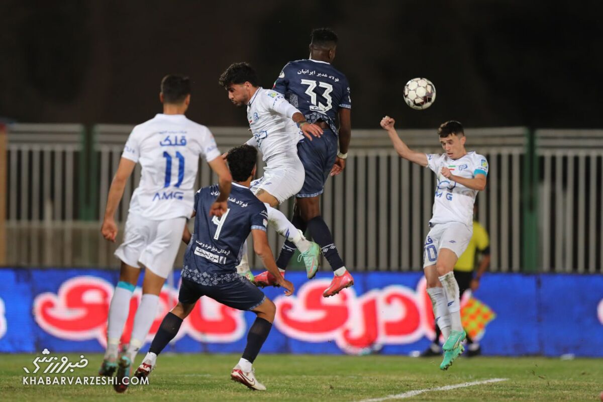 استقلال - چادرملو