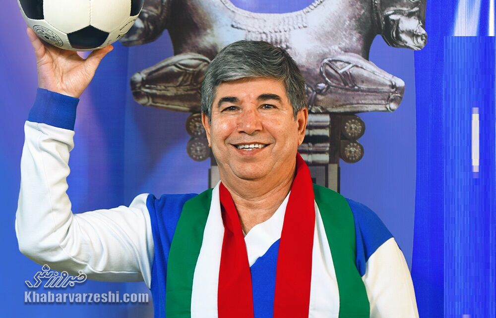 بازیکن دو میلیون دلاری روی نیمکت استقلال؟ با پول مردم چه میکنید! بازیکن دو میلیون دلاری روی نیمکت استقلال؟ با پول مردم چه میکنید!