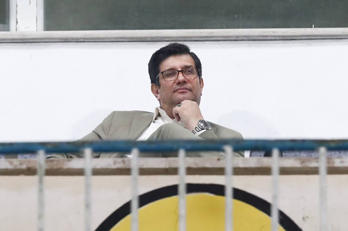 فرشید سمیعی در باشگاه استقلال آفتابی شد فرشید سمیعی در باشگاه استقلال آفتابی شد