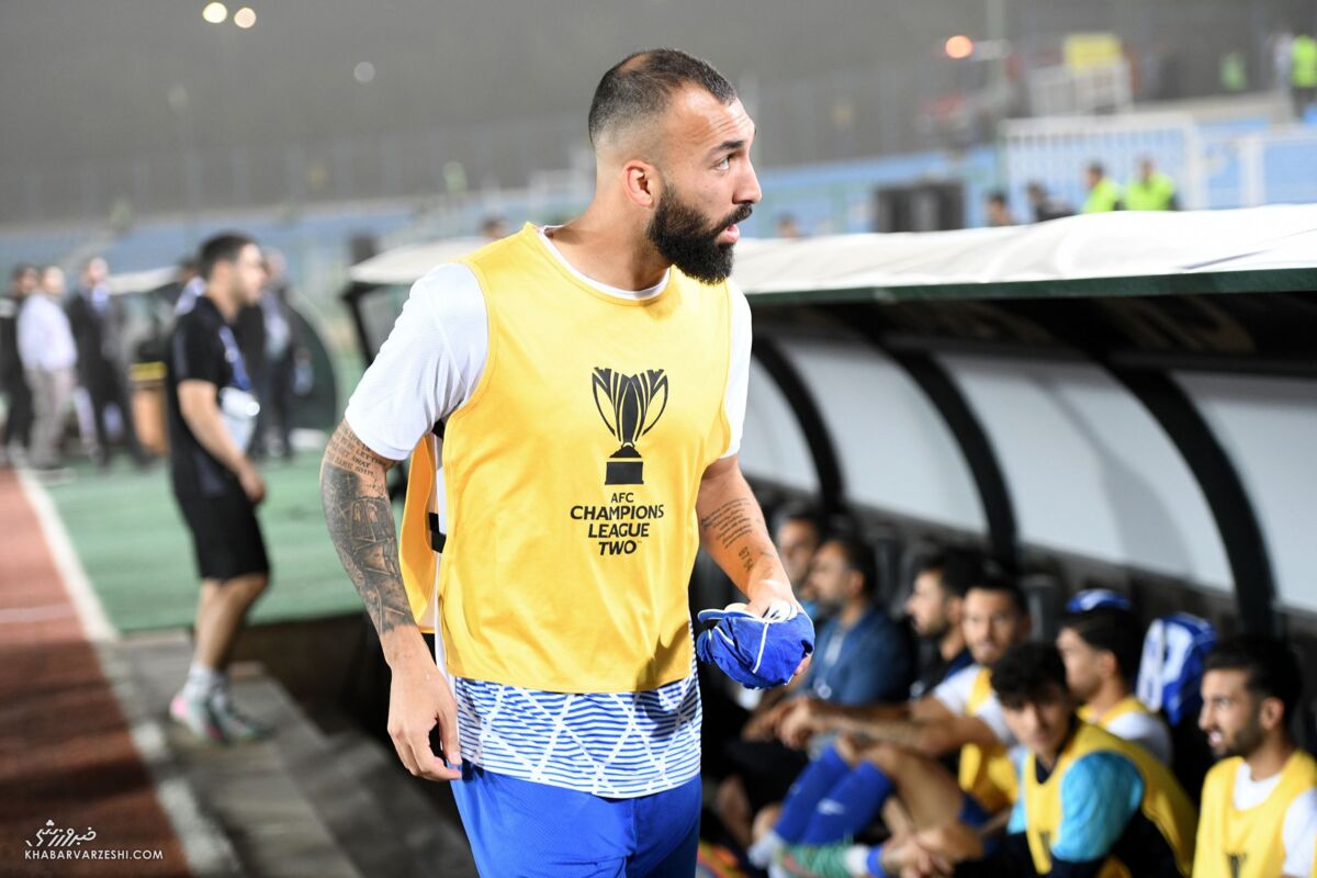 مصدومیت کاپیتان استقلال طولانی تر شد مصدومیت کاپیتان استقلال طولانی تر شد