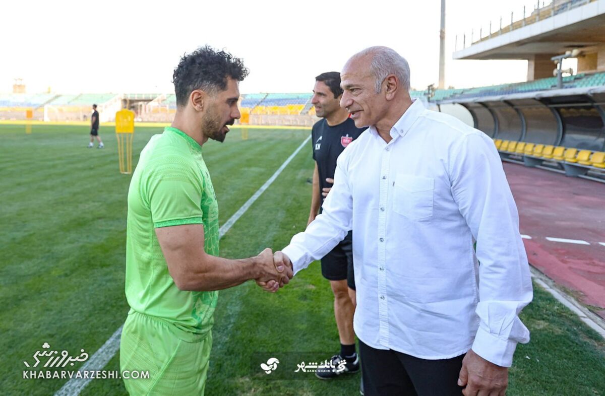 آخرین ارتباطم با فوتبال حمایت از هاشمیان بود/ مردم هرچه بگویند حق دارند/ علاقه ای به دیدن بازیها ندارم آخرین ارتباطم با فوتبال حمایت از هاشمیان بود/ مردم هرچه بگویند حق دارند/ علاقه ای به دیدن بازیها ندارم